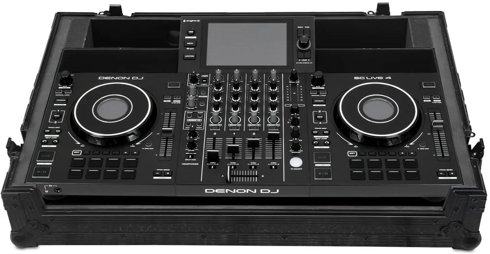 Sonderaktion - UDG Ultimate Flight Case Denon DJ SC LIVE 4 Schwarz Plus (Rollen)