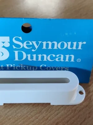 Neu verfügbar - Seymourduncan Seymour Duncan Pickup Cover Hot Strat, white
