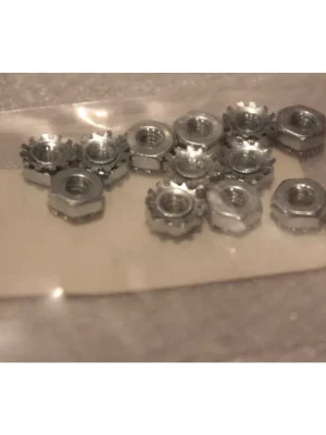 Fast ausverkauft | Fender FENDER NUT 6-32 HEX EXT LOCK (DOZEN)