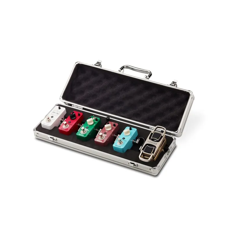 Neu im Shop | Mooer Firefly Series FC-M6 Case & integrated Pedalboard