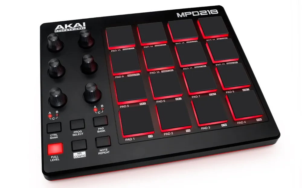 Jetzt zugreifen - Akai MPD 218 - Midi Controller --- USED ---
