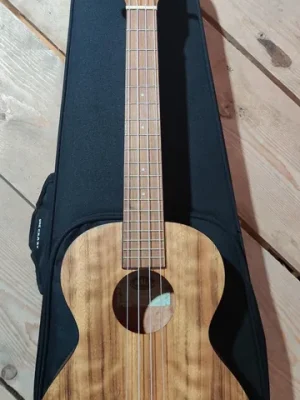 Preisnachlass - Kala Pacific Walnut Tenor Ukulele inkl. Softcase "B-Stock"