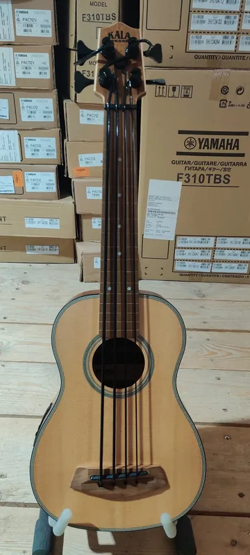 Jetzt zugreifen - Kala Ubass Spruce Top Mahogany - Fretless Bass 4 Saiter "B-Stock"
