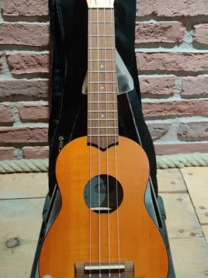 Kala Exotic Mahogany Soprano Ukulele Natura with EQ, with Soprano Bag (UB-S) "B-Stock" - Jetzt erhältlich