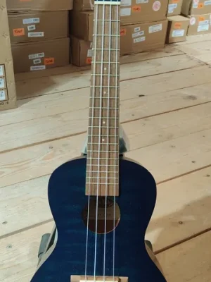 Kundenfavorit - Kala KA-CEMB - Blue Exotic Mahogany Concert Ukulele, with Bag (UB-C) "B-Stock"
