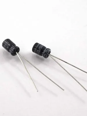 Bipolar Elko 0,22uF/50V stehend, Radial, Nichicon | Top-Deal
