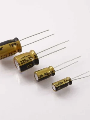 Hammerpreis | Elko 470uF/35V für Audio, stehend, Radial, Nichicon FW-Serie