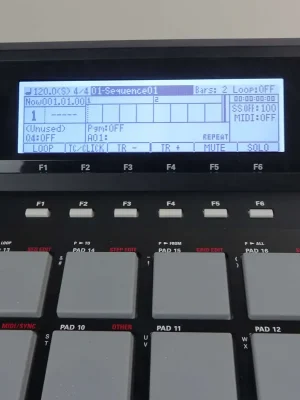 AKAI MPC-2500 LCD Display Weiß mit Kabel - Online kaufen